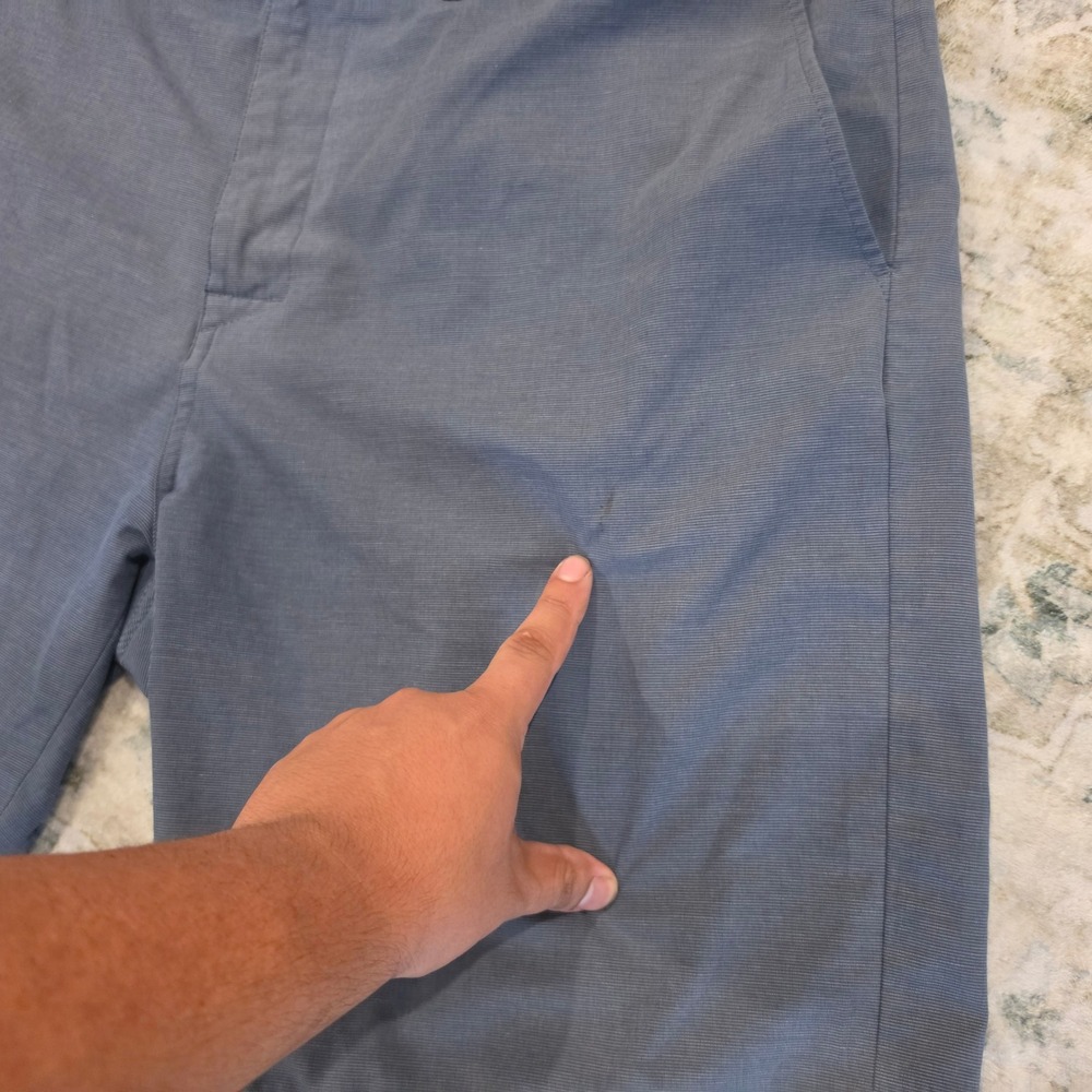 TravisMathew Beck Golf Shorts Mens 38 Blue Grey Micro Stripe Stretch Casual - Picture 2 of 5